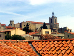 Le clocher emblématique de Solliès Ville
